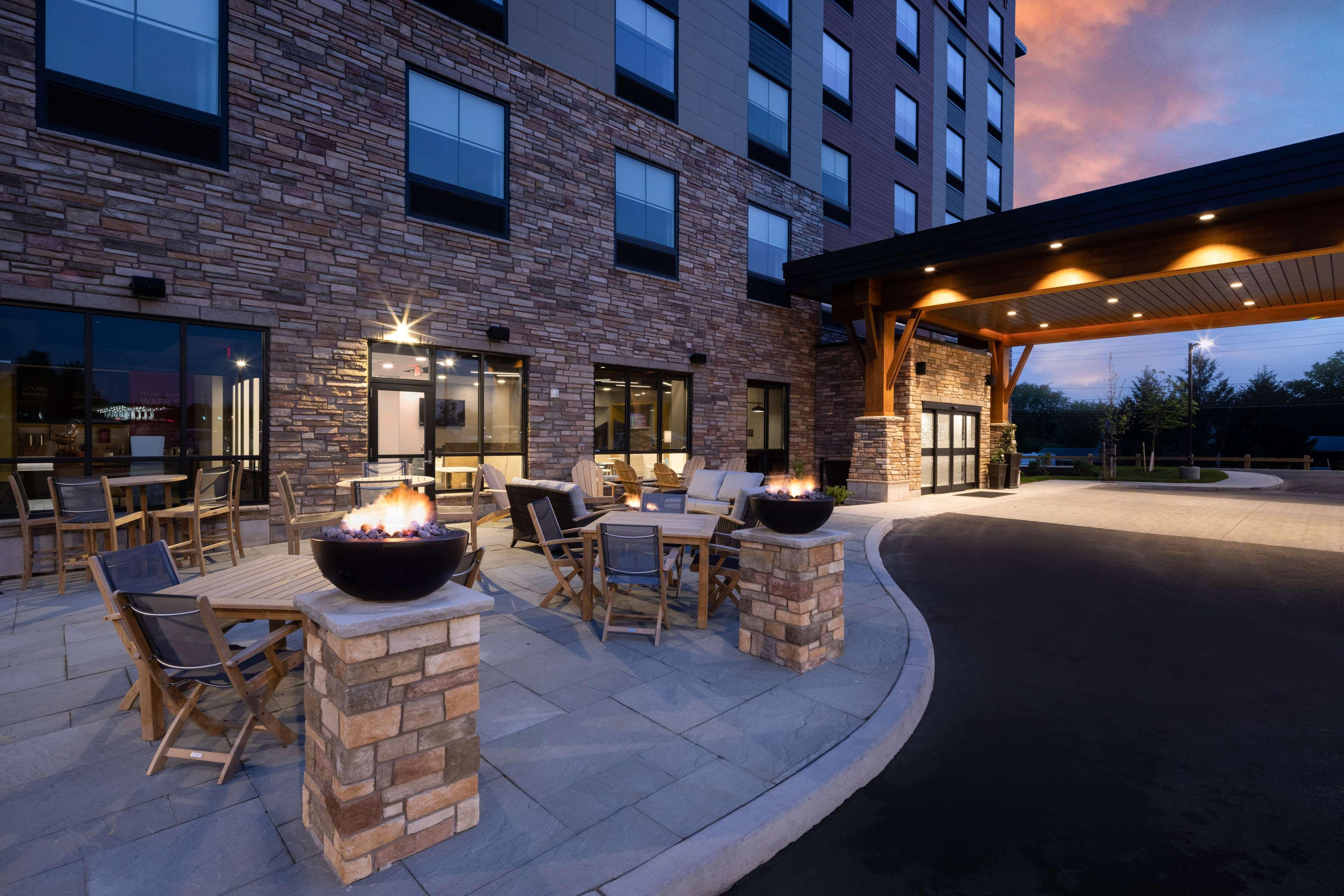 Hampton Inn By Hilton Verona At Turning Stone Exterior photo