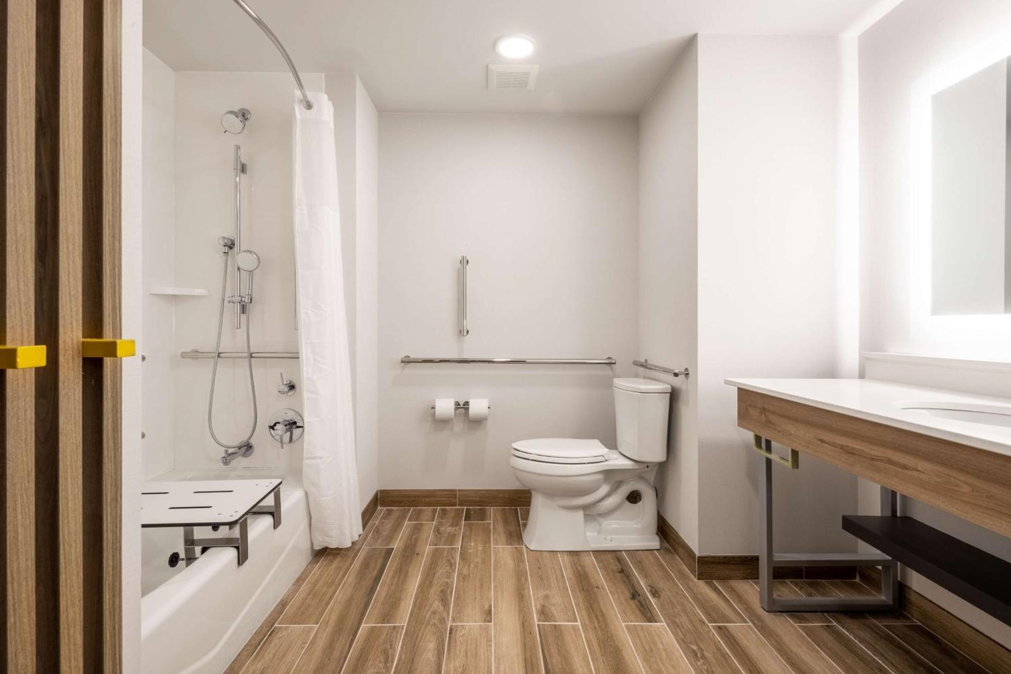 Hampton Inn By Hilton Verona At Turning Stone Exterior photo